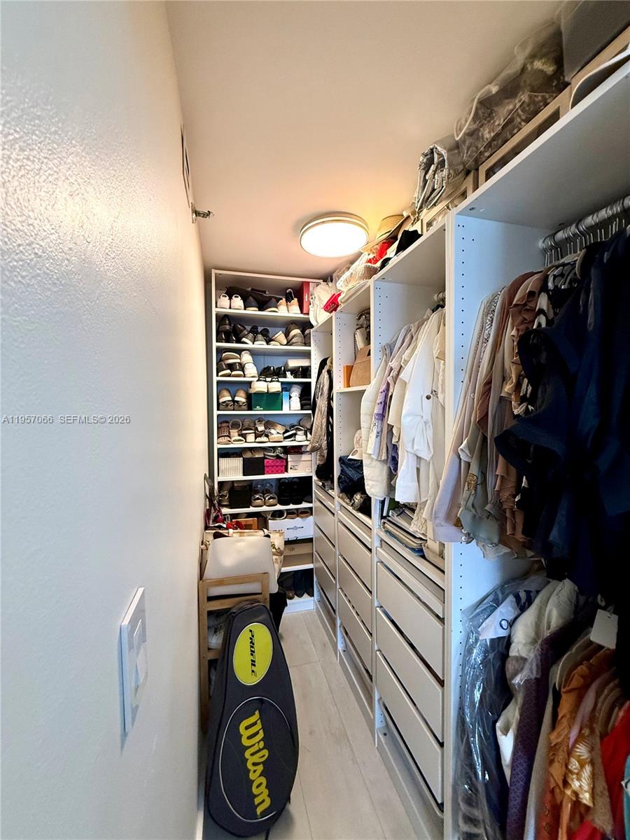 ISOLA CONDO - Residential