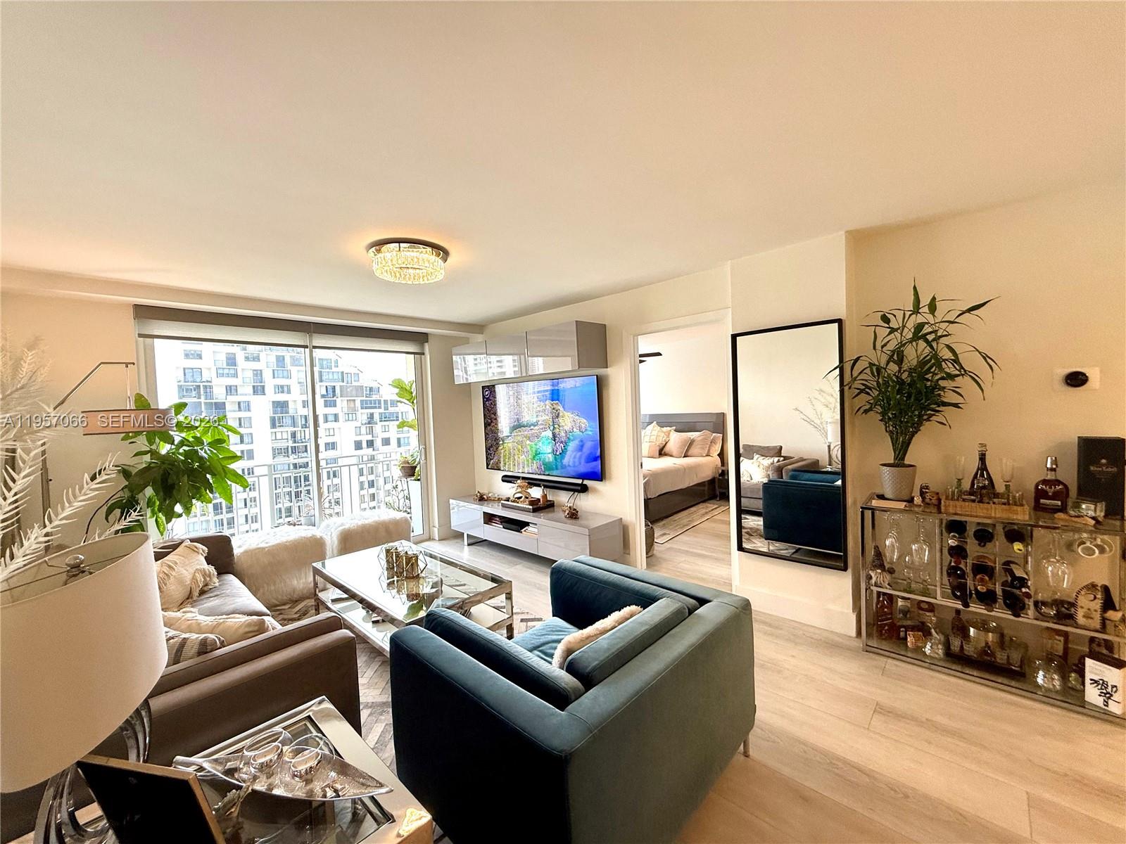 ISOLA CONDO - Residential