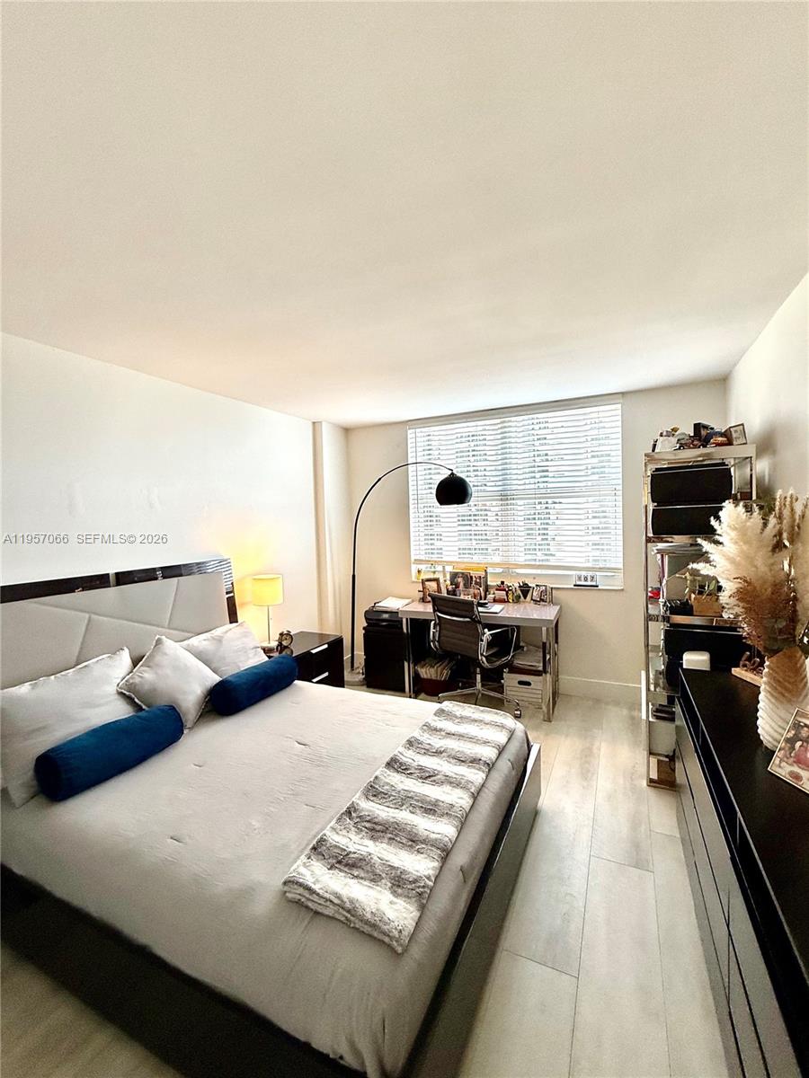 ISOLA CONDO - Residential