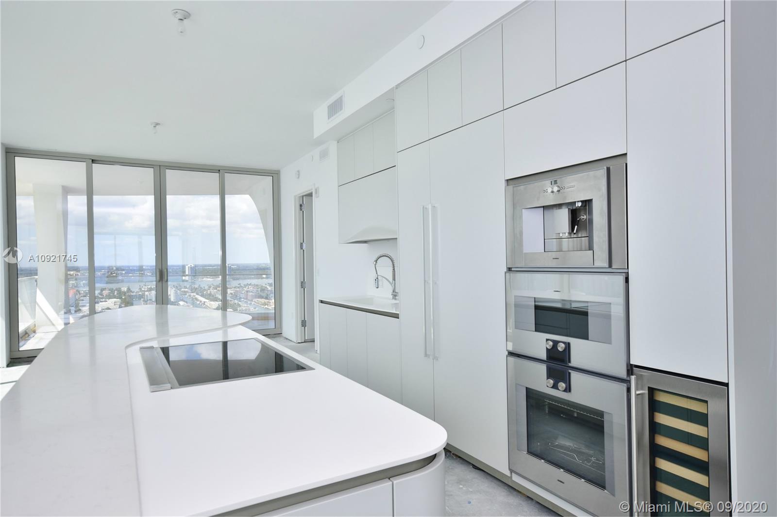 JADE SIGNATURE CONDO - Residential