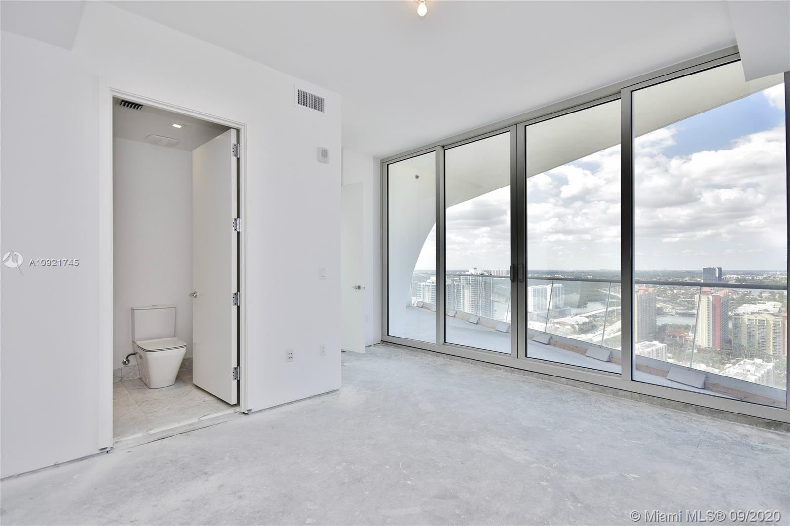 JADE SIGNATURE CONDO - Residential