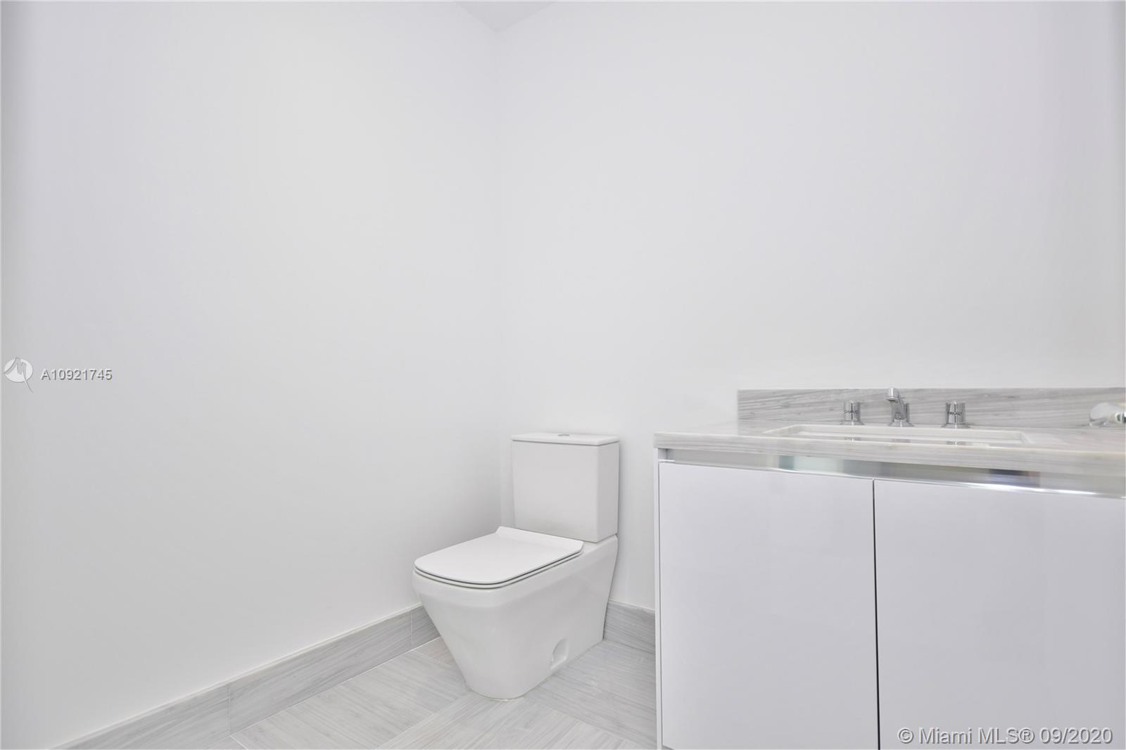 JADE SIGNATURE CONDO - Residential