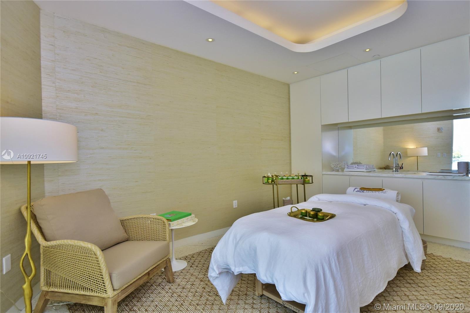 JADE SIGNATURE CONDO - Residential