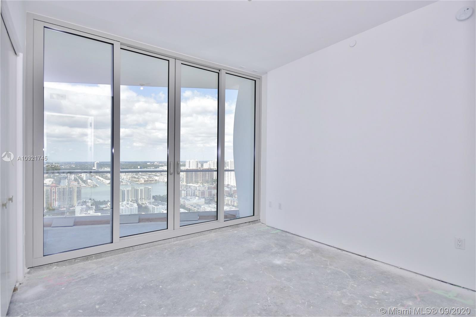 JADE SIGNATURE CONDO - Residential