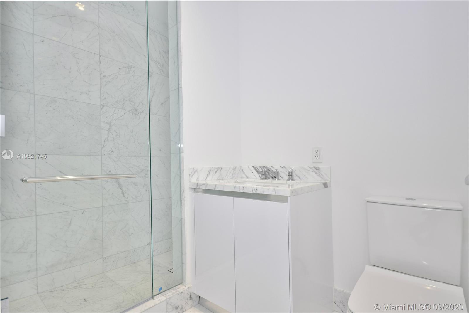 JADE SIGNATURE CONDO - Residential