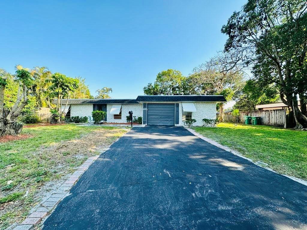 6900 NW 78th St