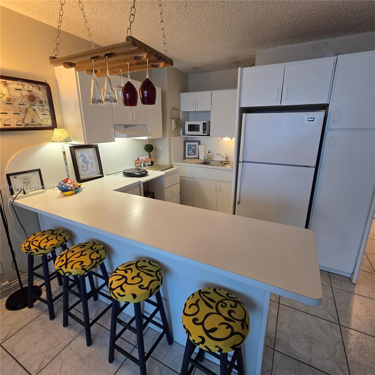 CASTLE BEACH CLUB CONDO - Residential Lease