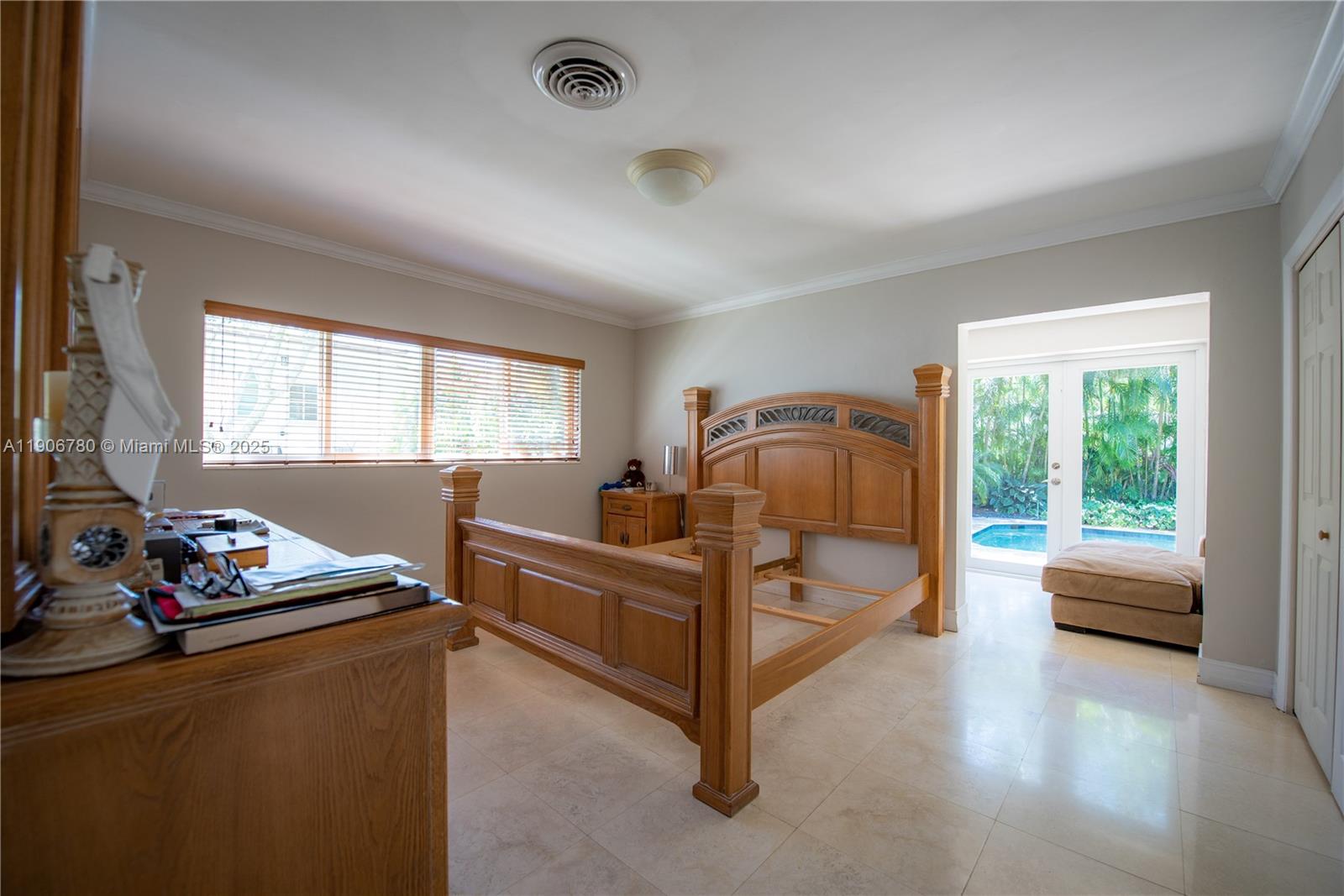 CORAL GABLES C C SEC 3 - Residential Lease