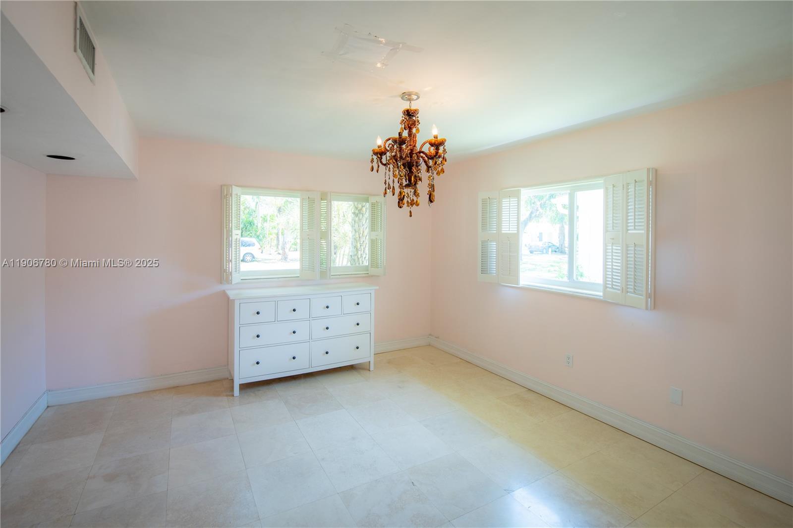 CORAL GABLES C C SEC 3 - Residential Lease