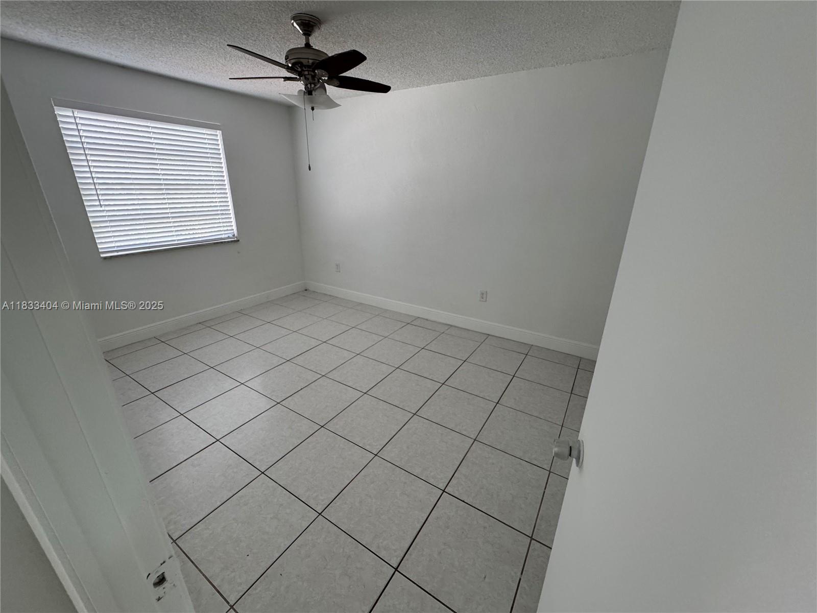 921 W 80th Pl 921