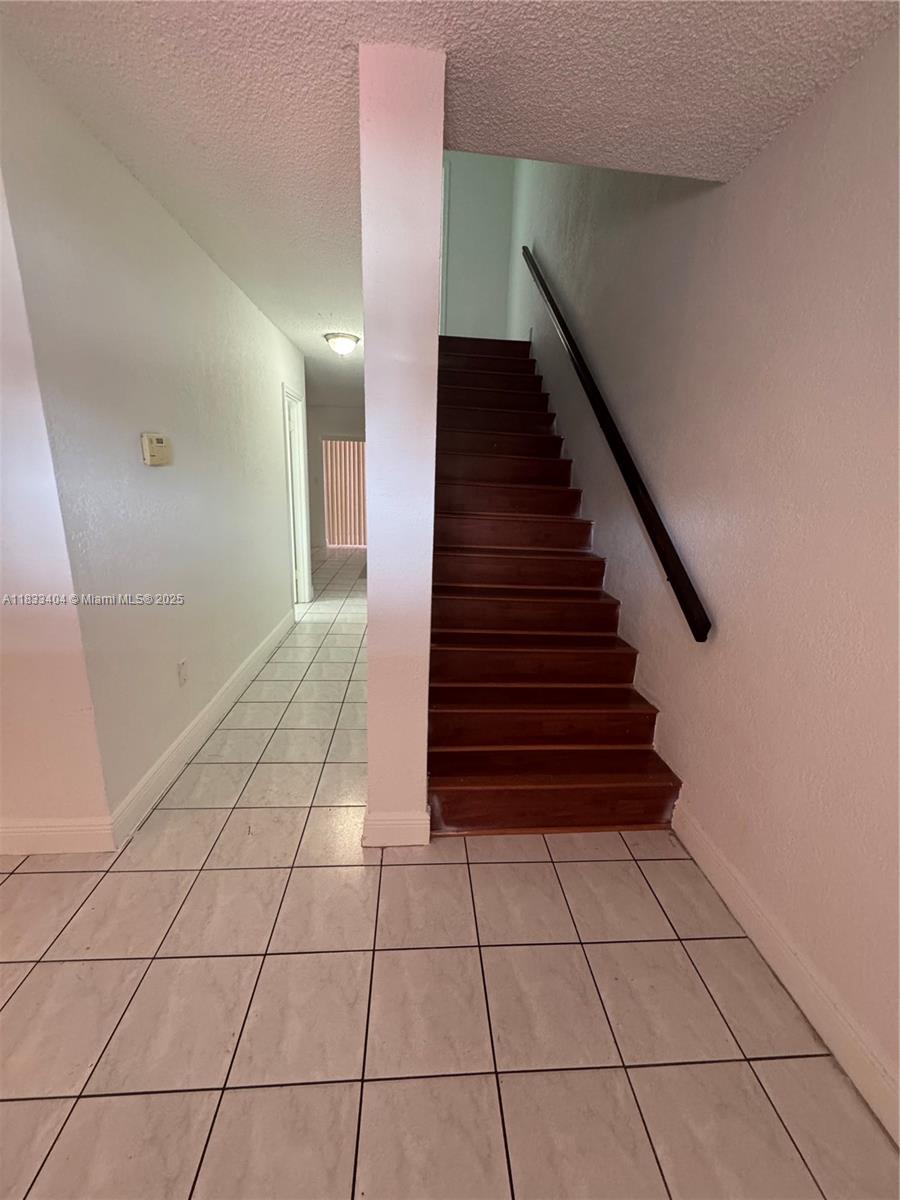 921 W 80th Pl 921