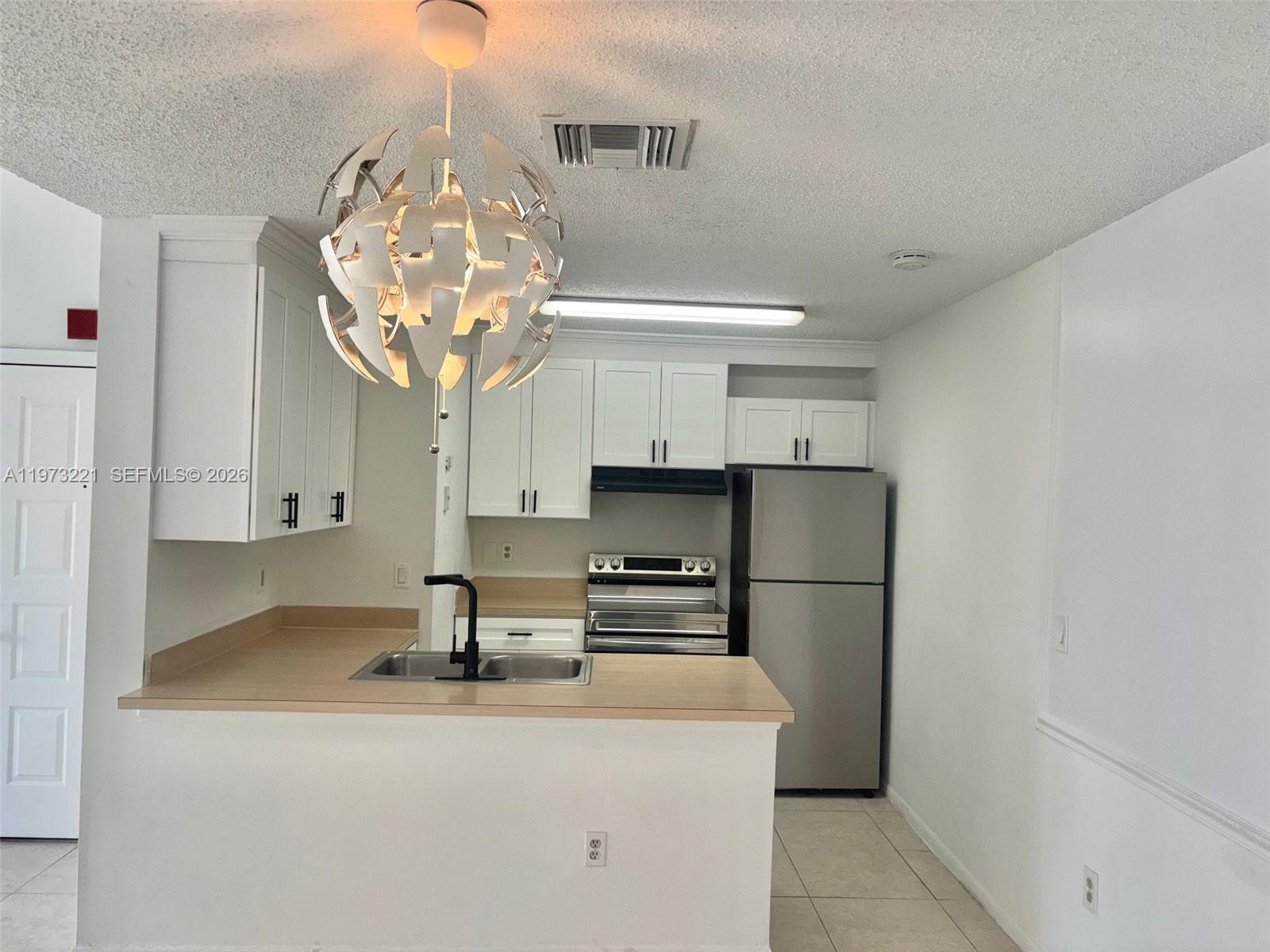 LA HACIENDA COUNTRY CLUB - Residential