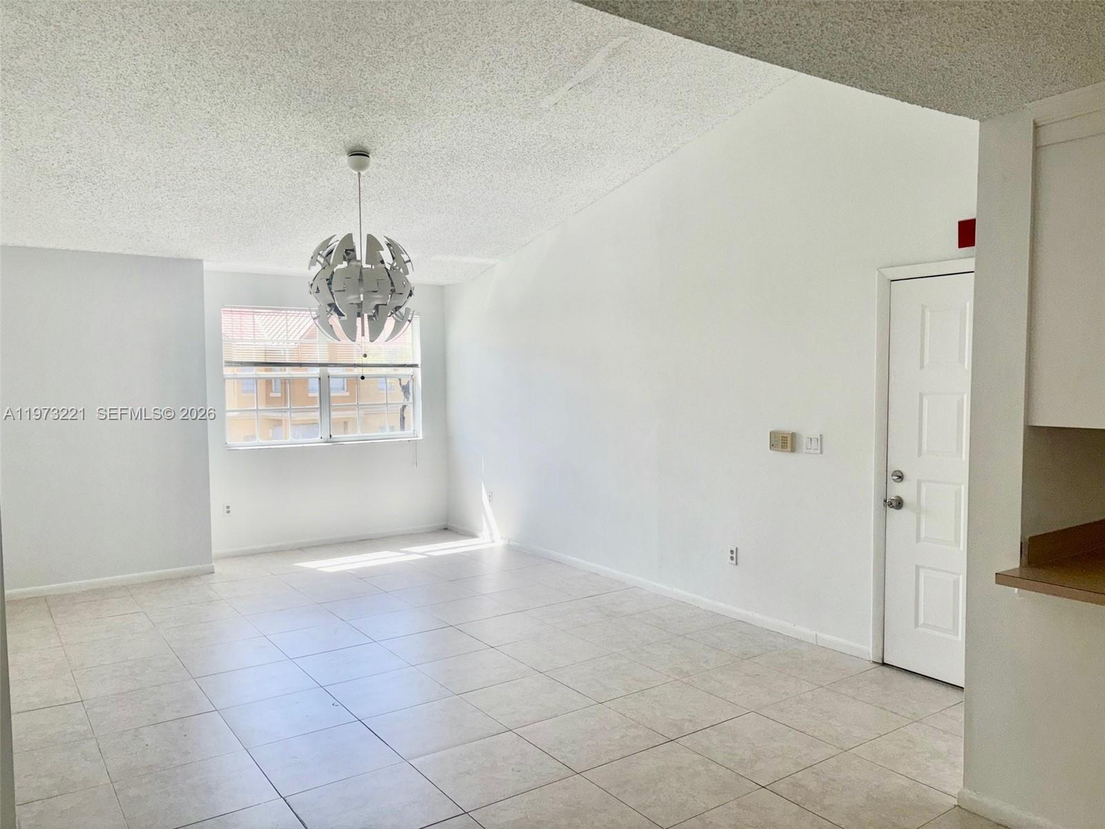 LA HACIENDA COUNTRY CLUB - Residential