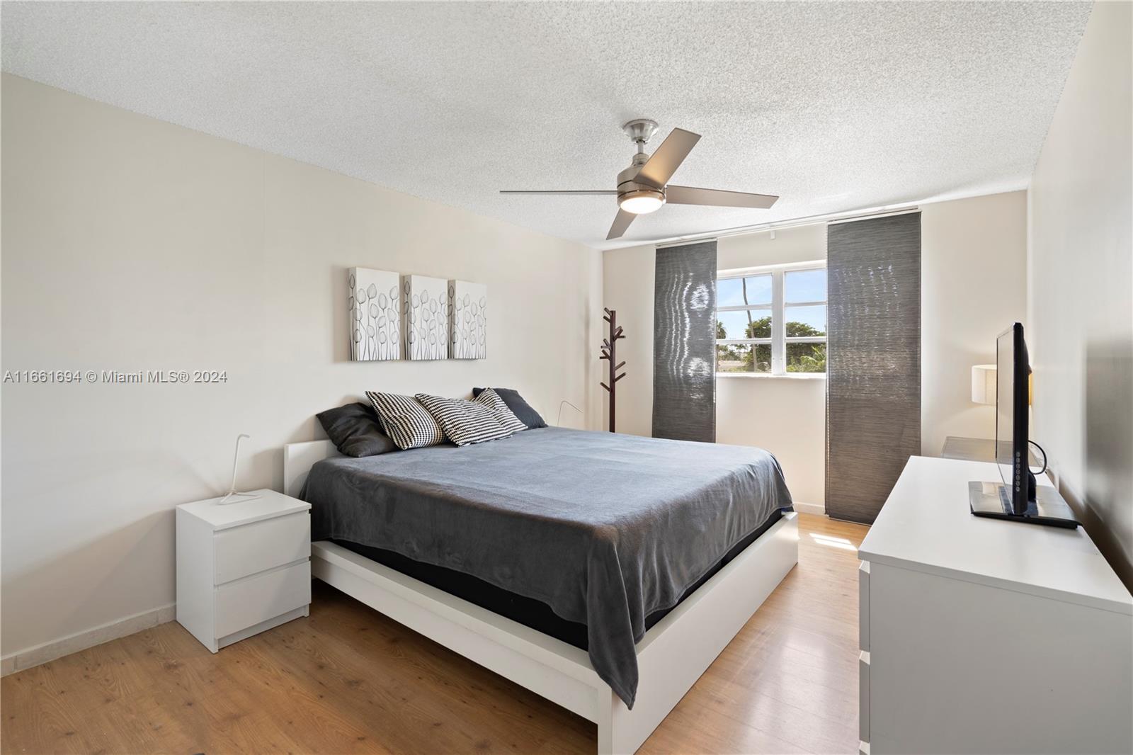 PARADISE PLAZA CONDO - Residential