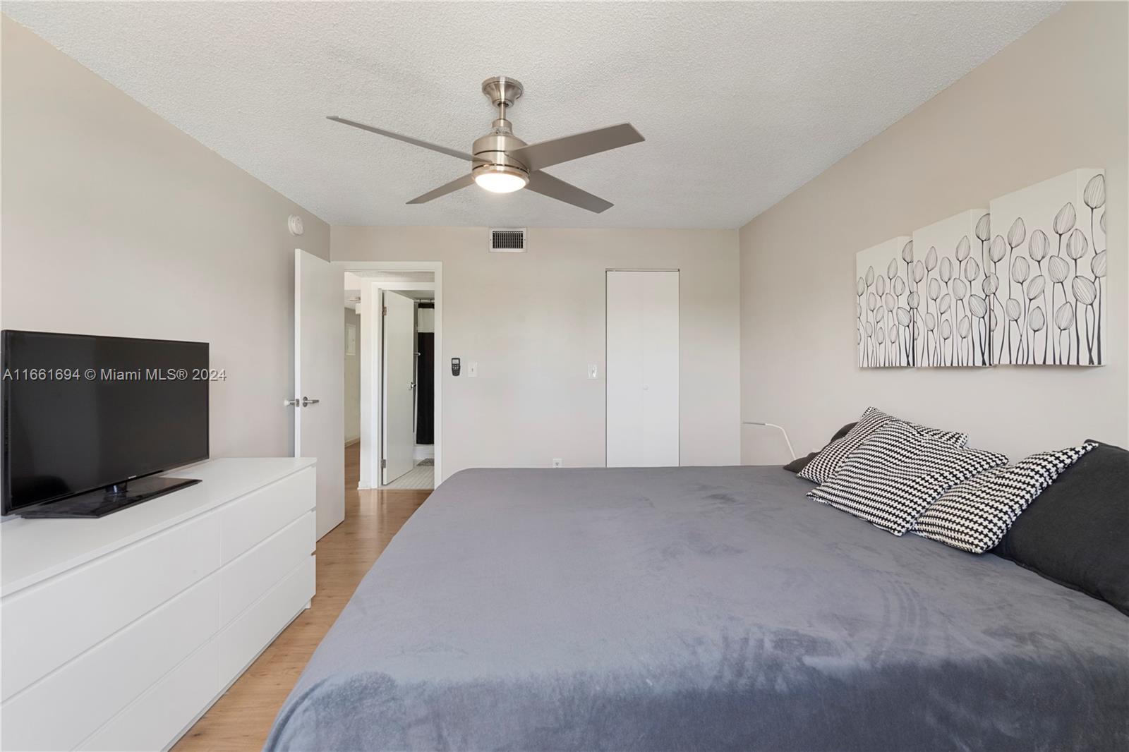 PARADISE PLAZA CONDO - Residential