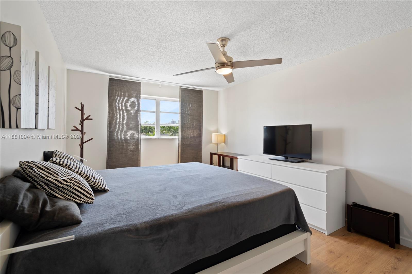 PARADISE PLAZA CONDO - Residential