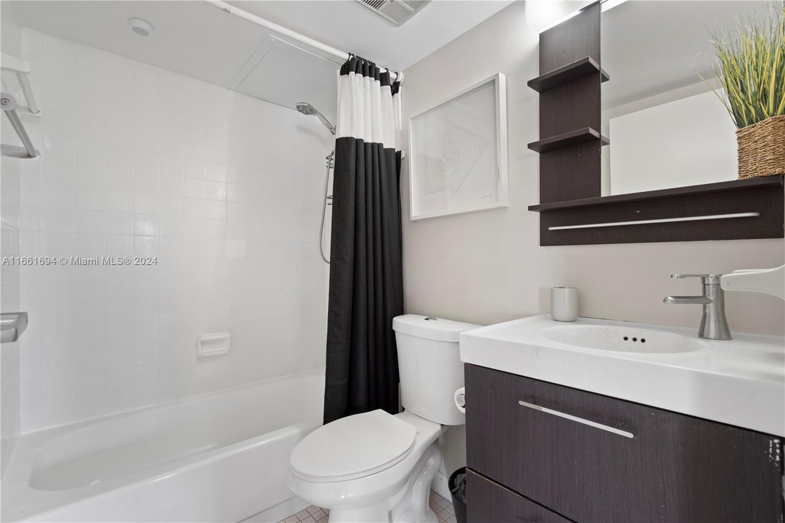 PARADISE PLAZA CONDO - Residential