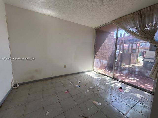14124 Kendale Lakes Cir, Miami, FL, 33183/$425,000 2 14124 Kendale Lakes Cir