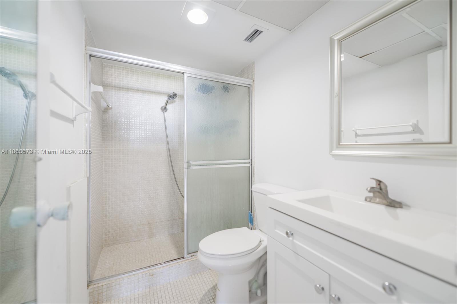 THREE HORIZONS EAST CONDO - Residential