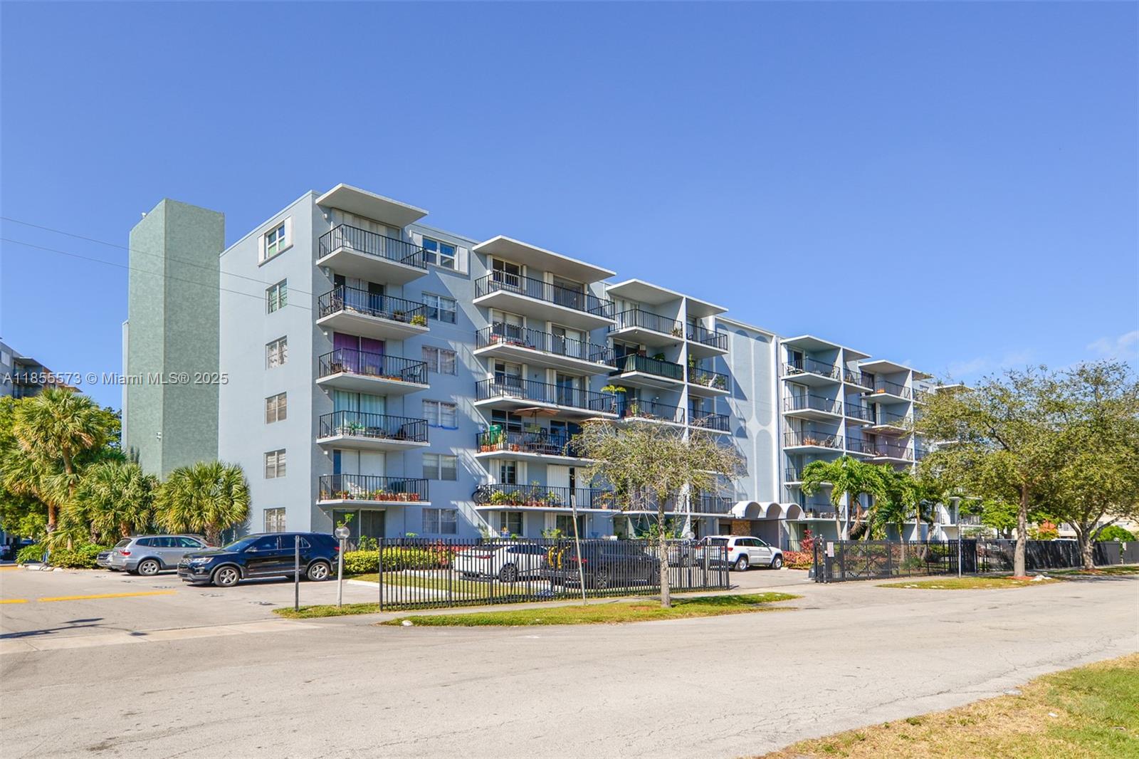 THREE HORIZONS EAST CONDO - Residential