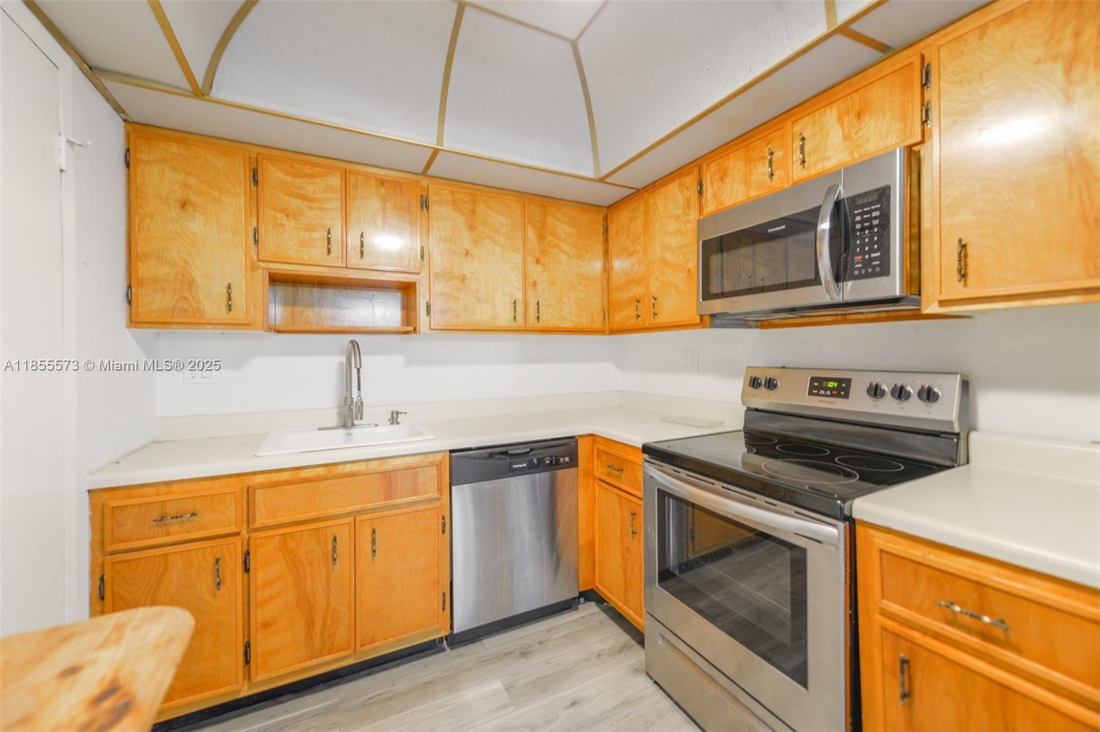 THREE HORIZONS EAST CONDO - Residential