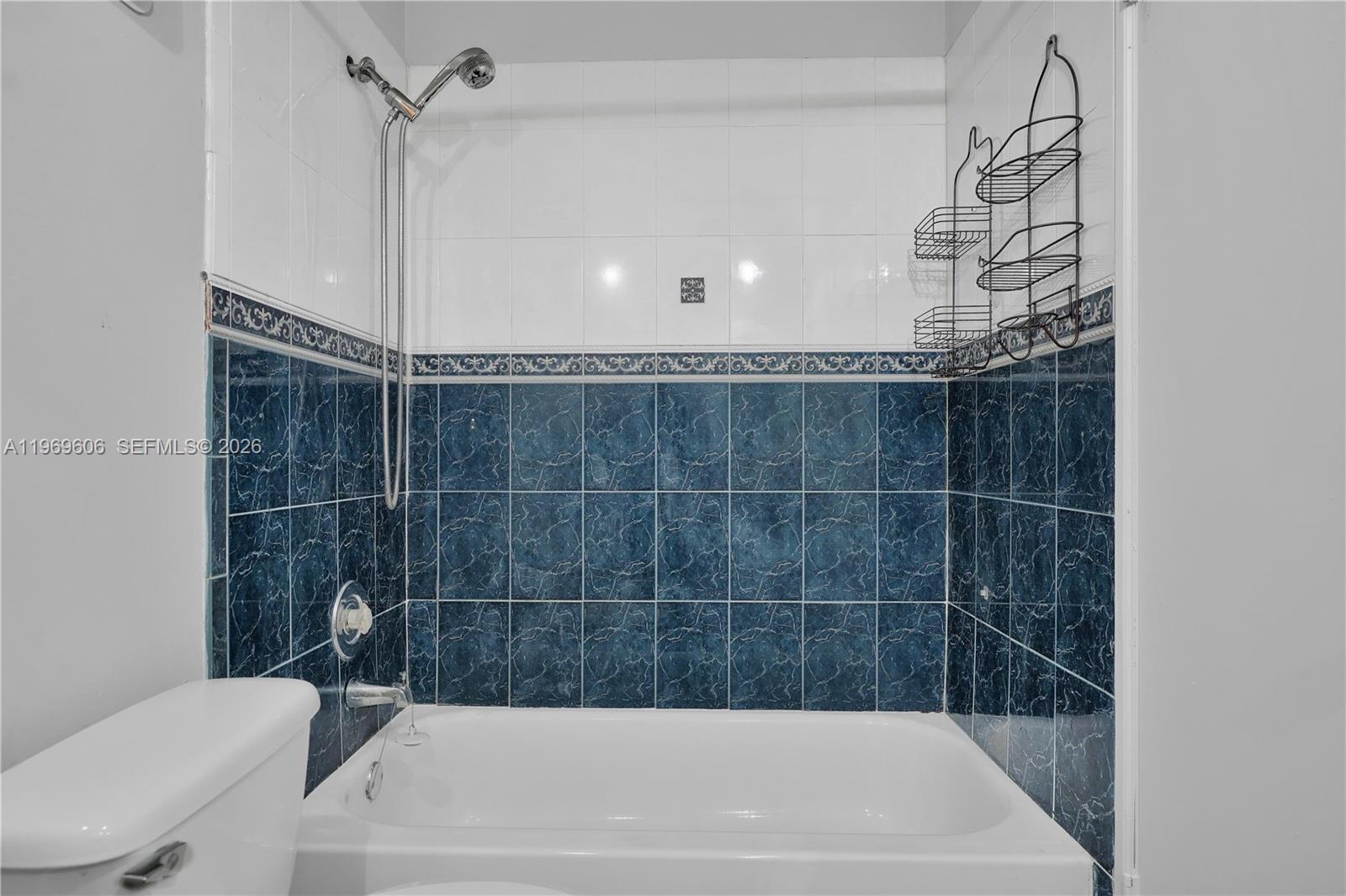 LAKEWOOD ON THE GREEN SEC - Residential