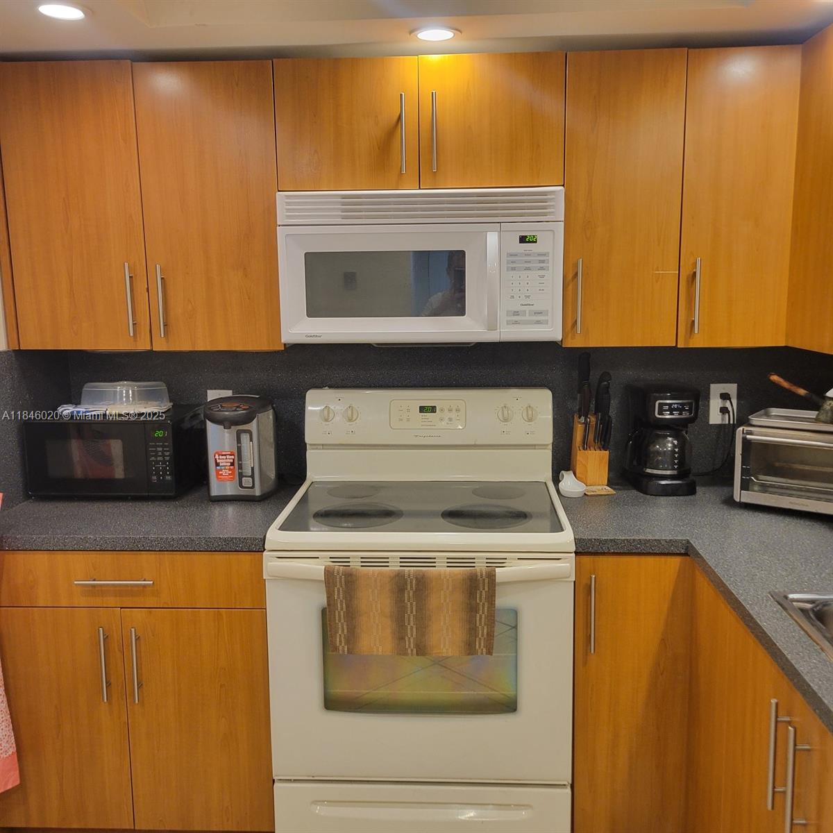 HEMISPHERES CONDO - Residential