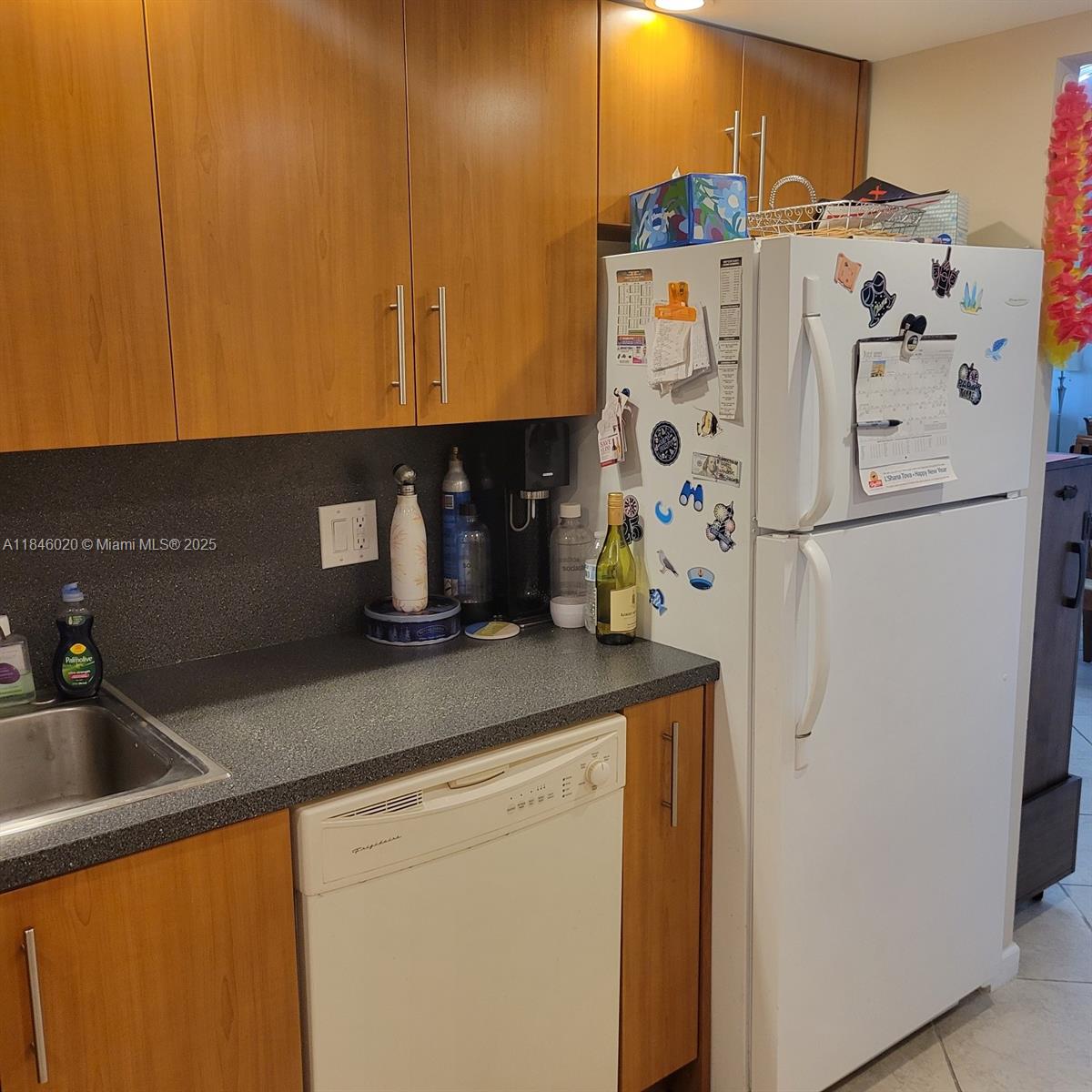 HEMISPHERES CONDO - Residential