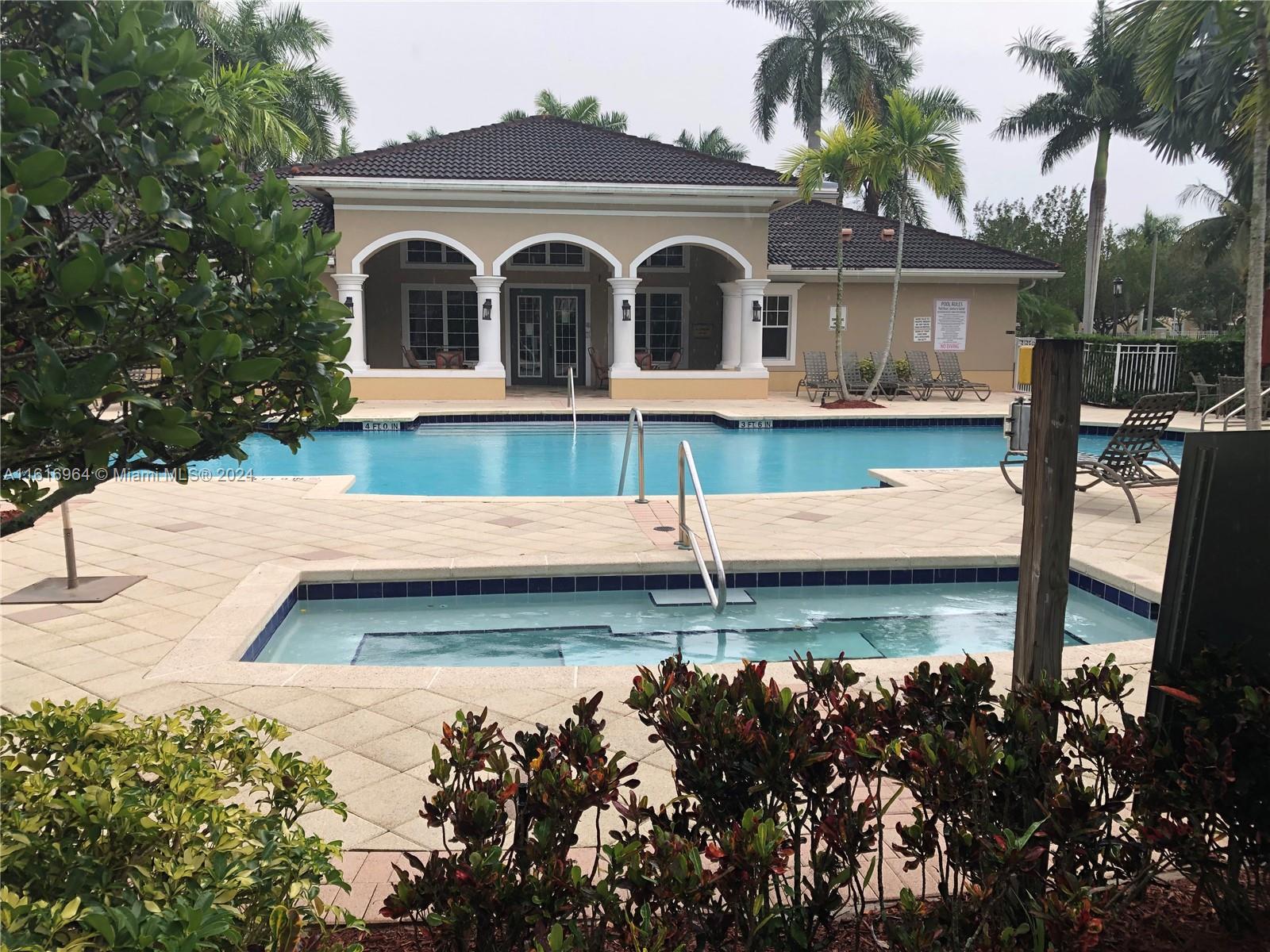 VILLAS AT EMERALD DUNES C - Residential Lease