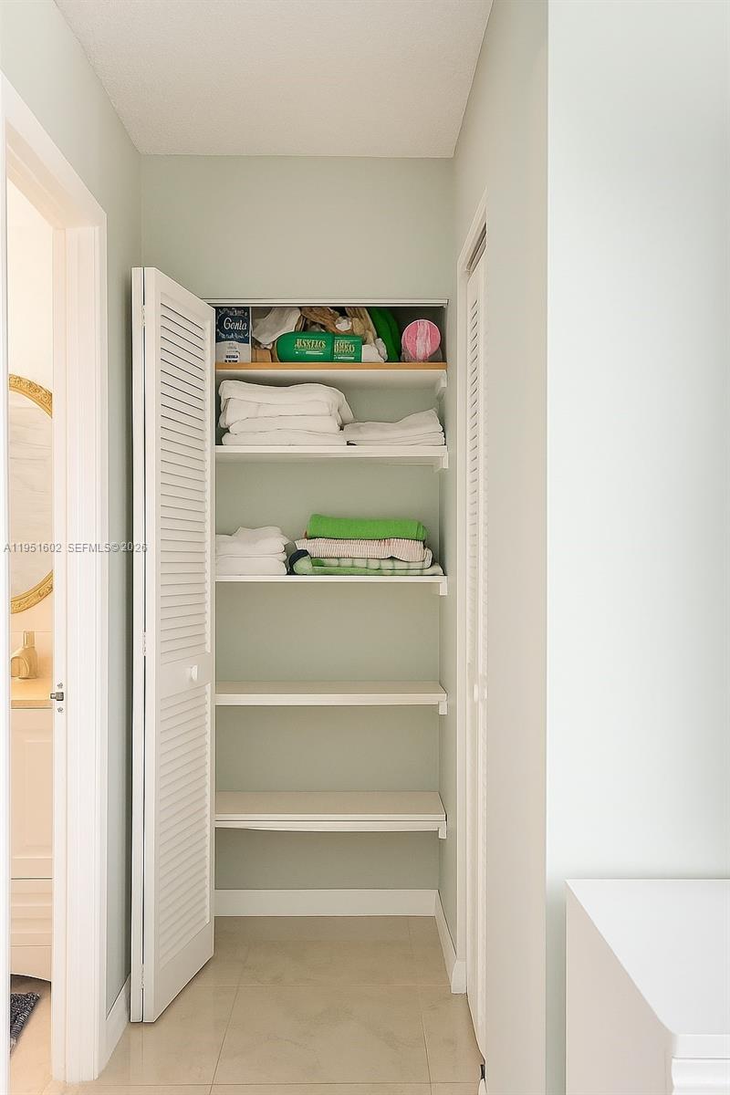 LAKE PARK CONDO NO 1 - BL - Residential