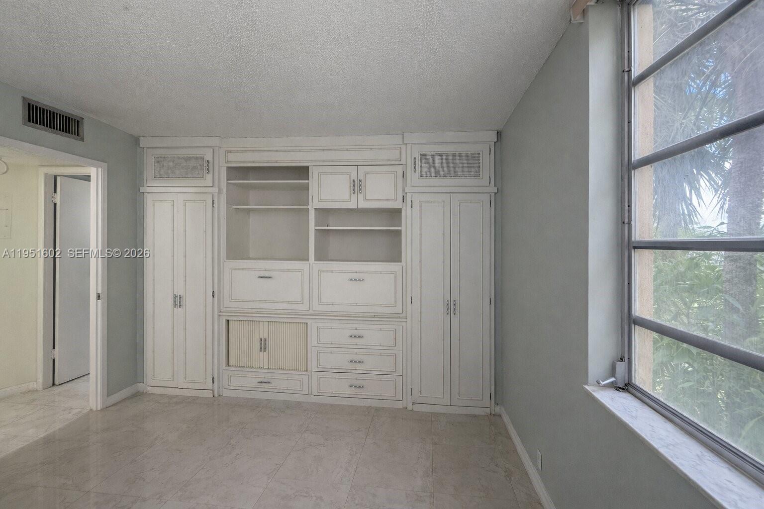 LAKE PARK CONDO NO 1 - BL - Residential