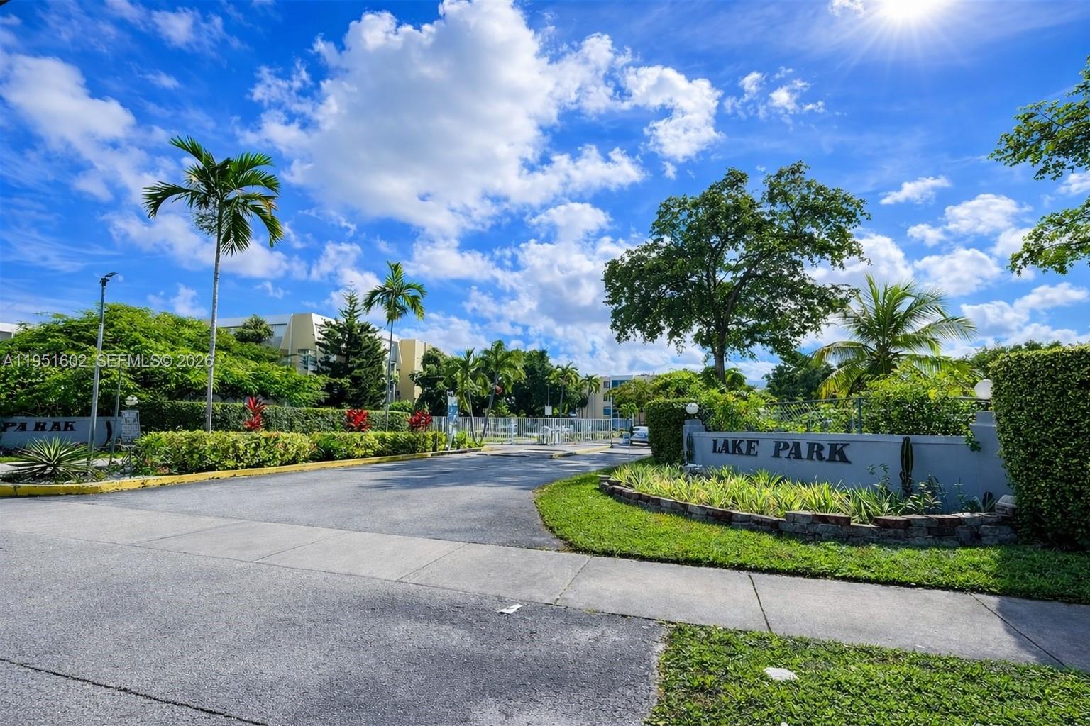 LAKE PARK CONDO NO 1 - BL - Residential