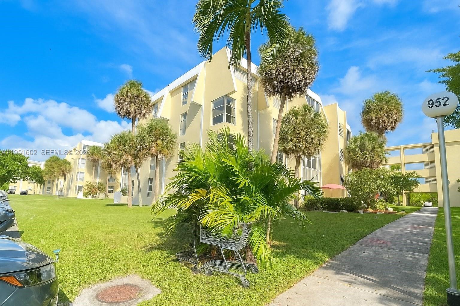 LAKE PARK CONDO NO 1 - BL - Residential