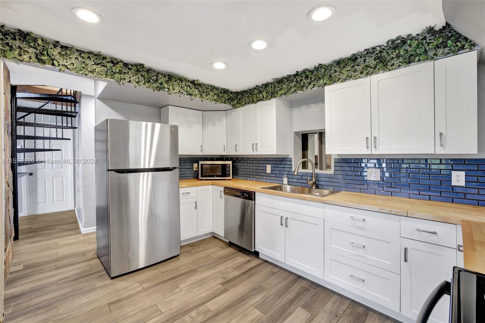 FLA FRUIT LANDS CO - Residential