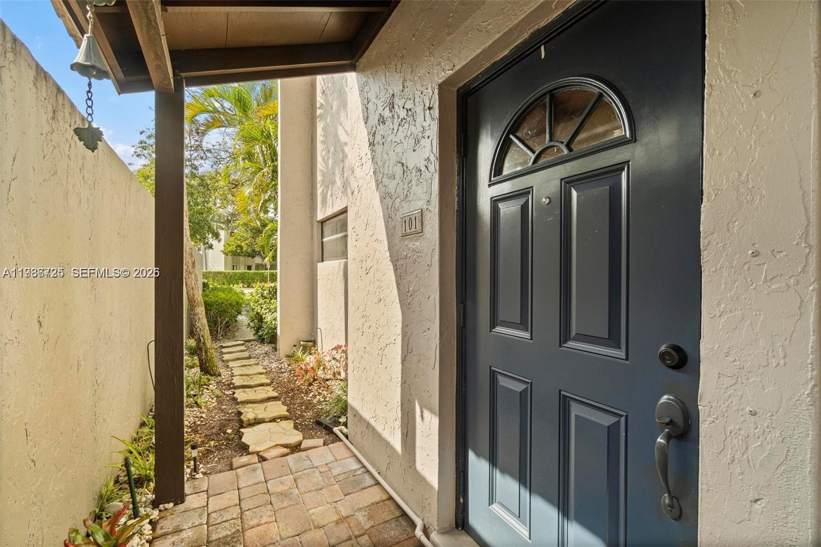 BANYAN COURTS CONDO - Residential Lease