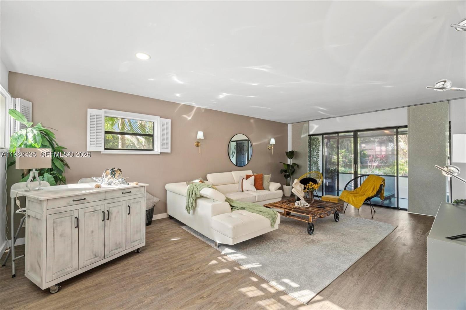 BANYAN COURTS CONDO - Residential Lease