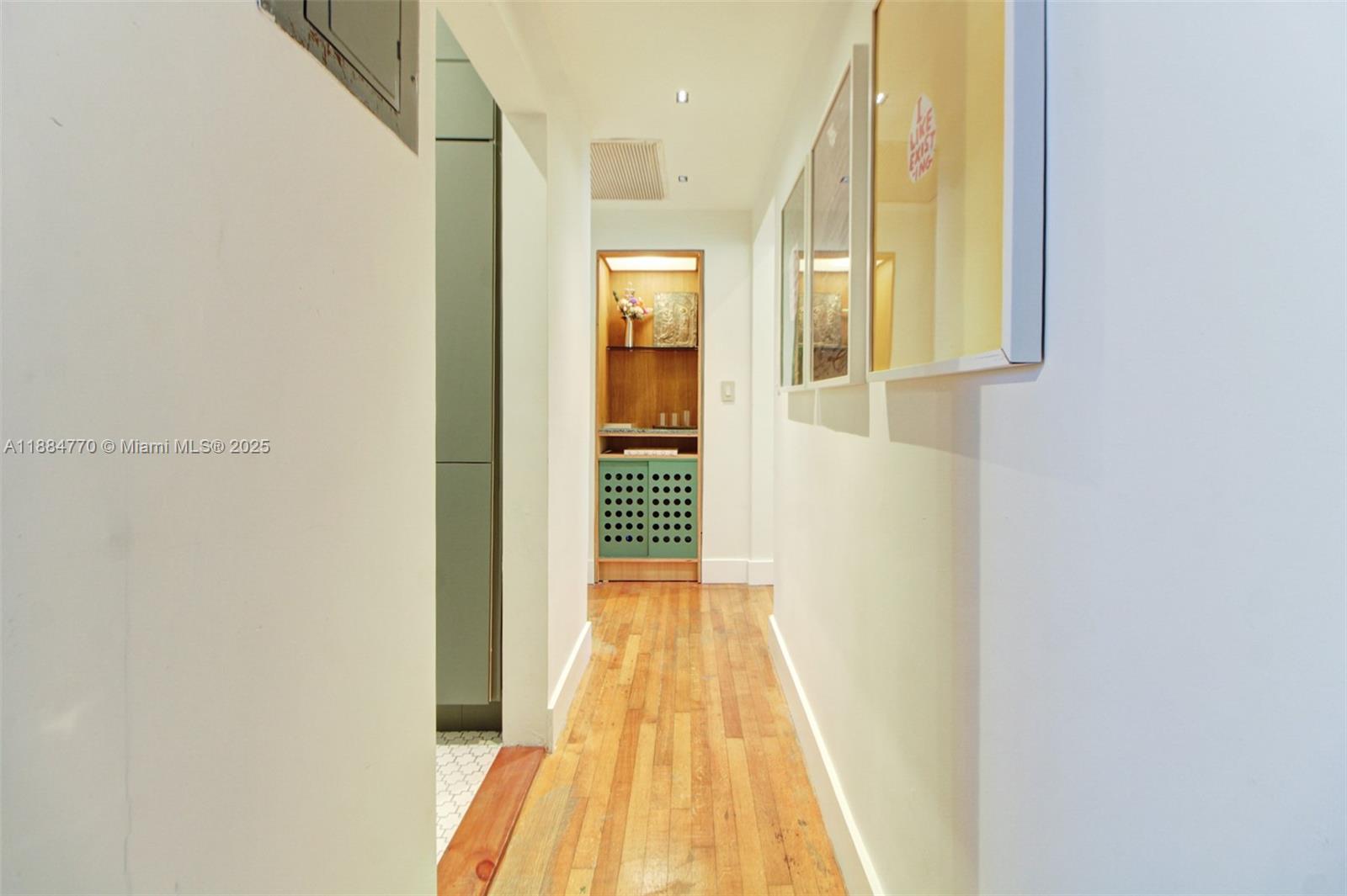 DON-BAR CONDO - Residential