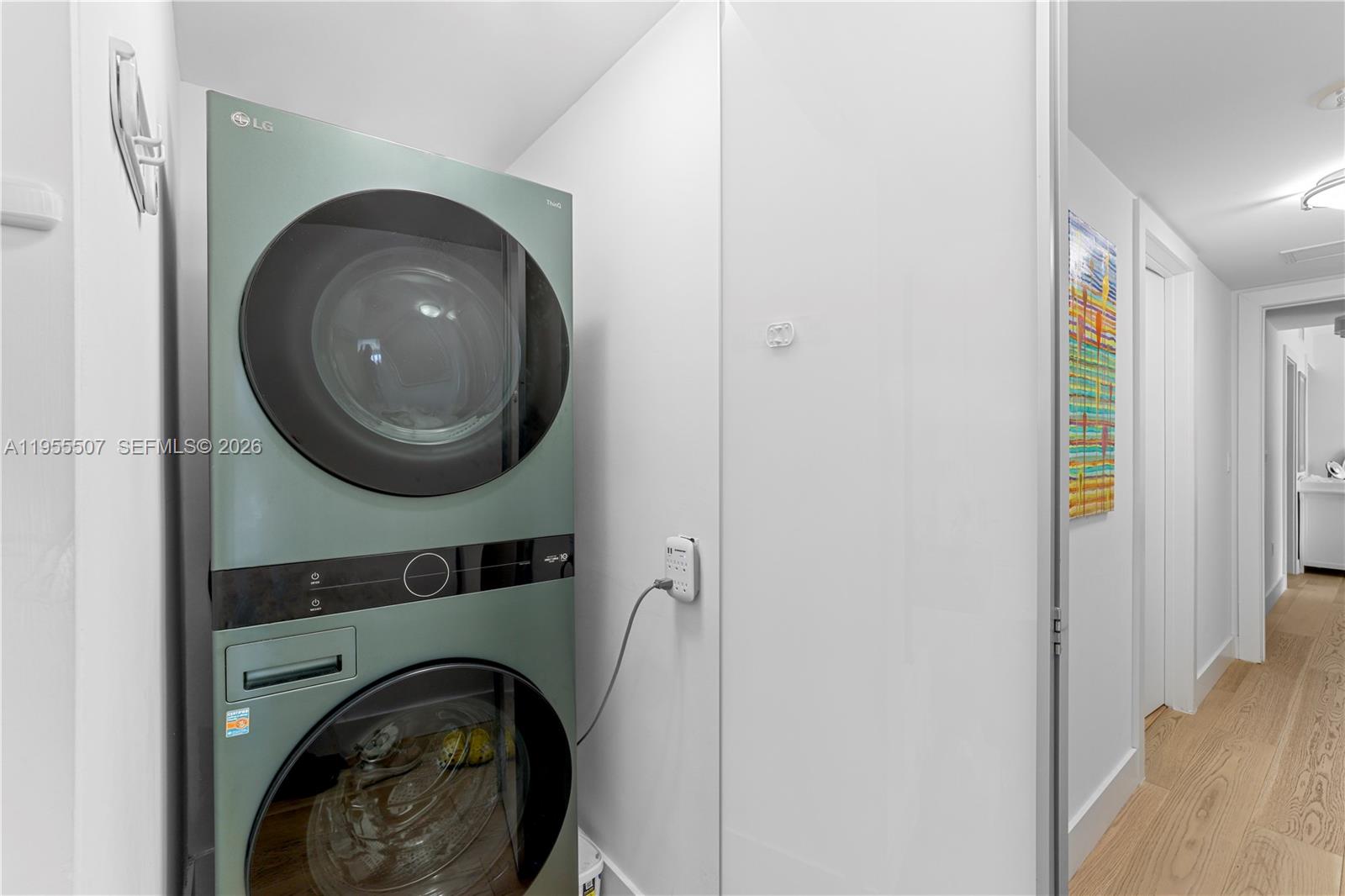 MINT CONDO - Residential