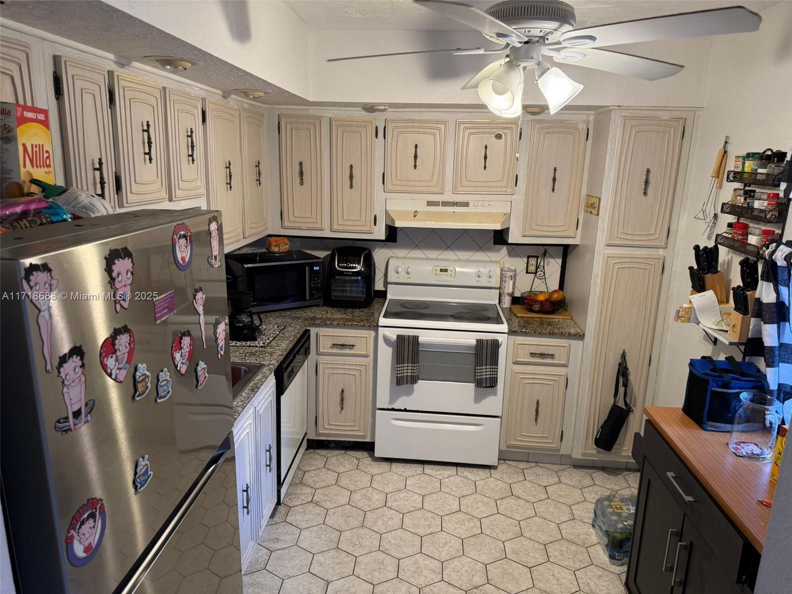 SOMERSET NO FIVE CONDO - Residential Lease