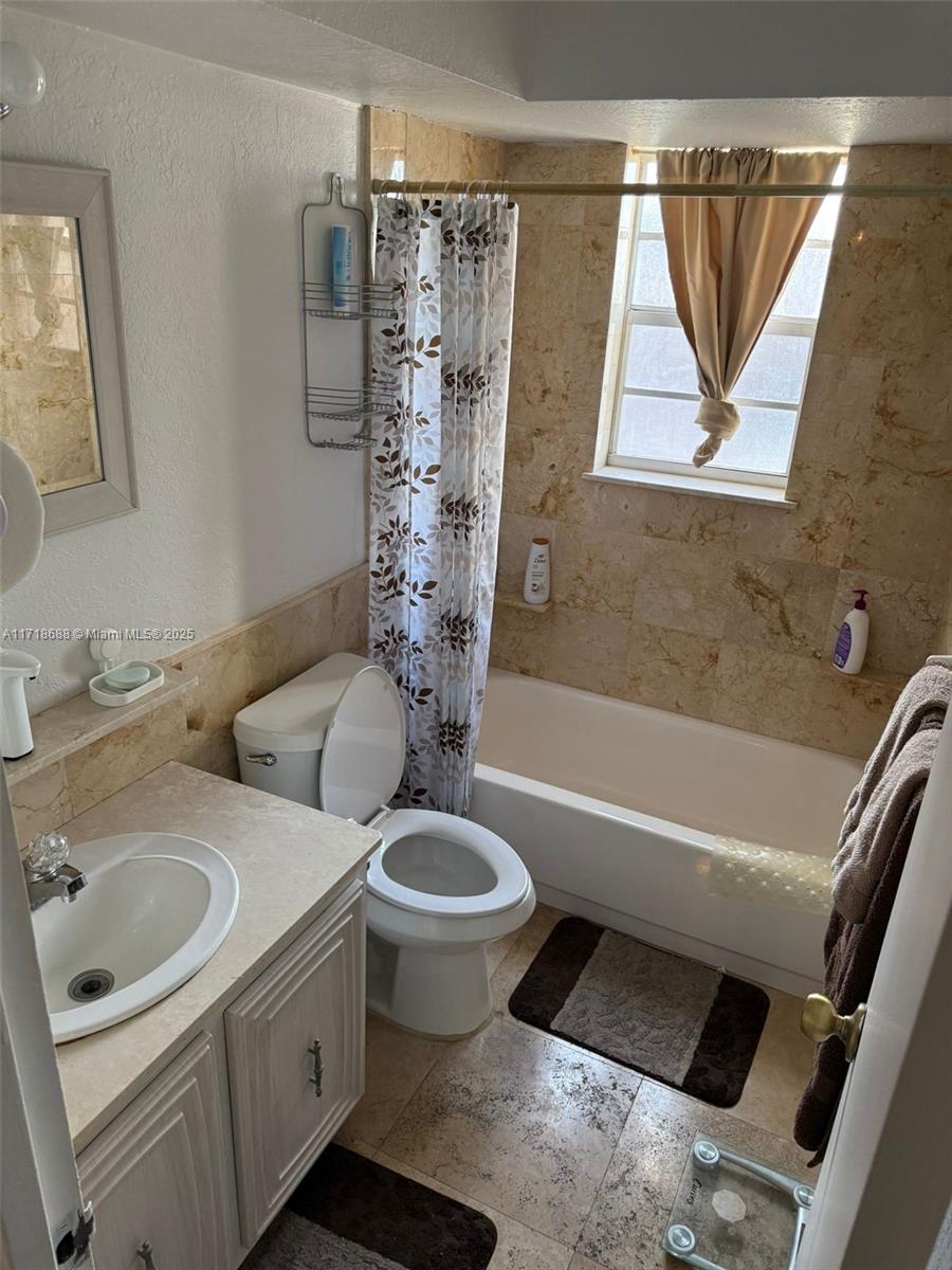 SOMERSET NO FIVE CONDO - Residential Lease