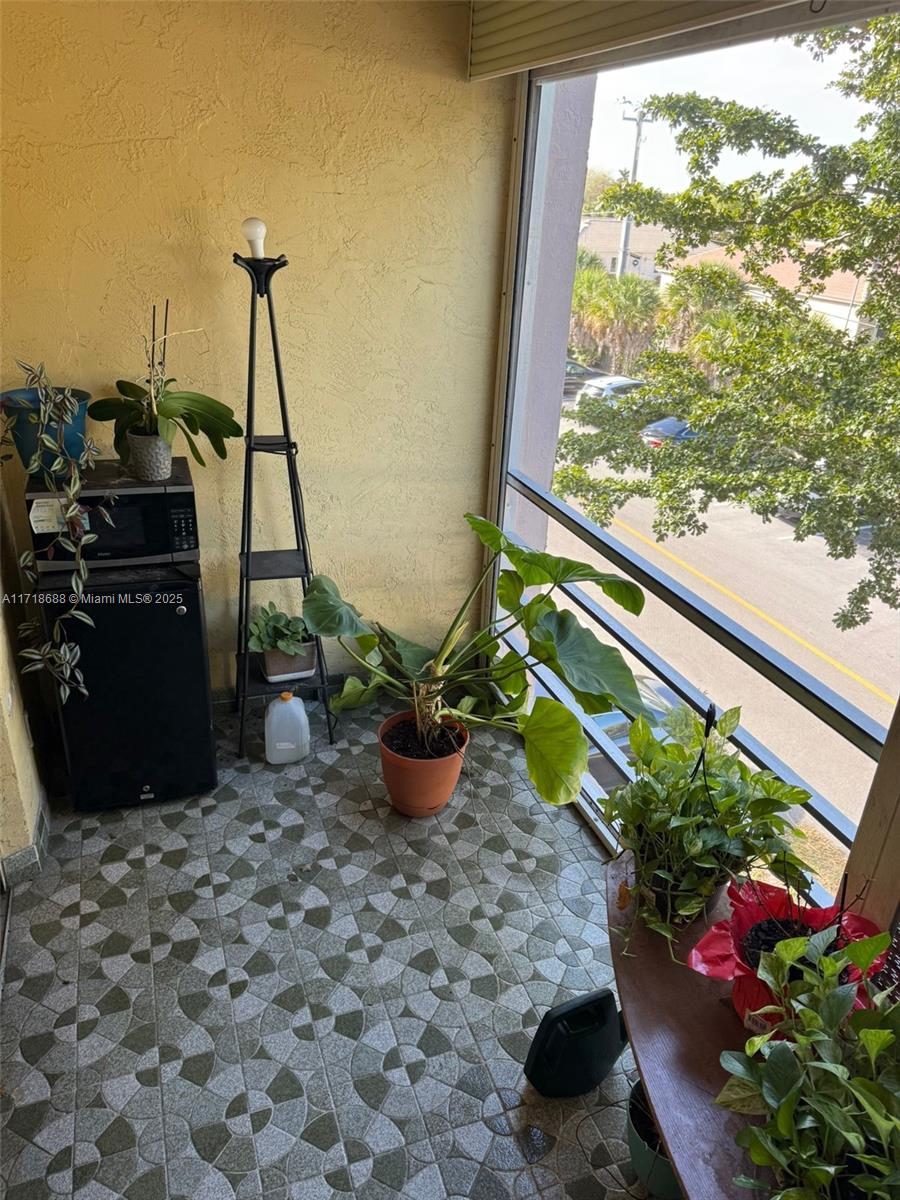 SOMERSET NO FIVE CONDO - Residential Lease