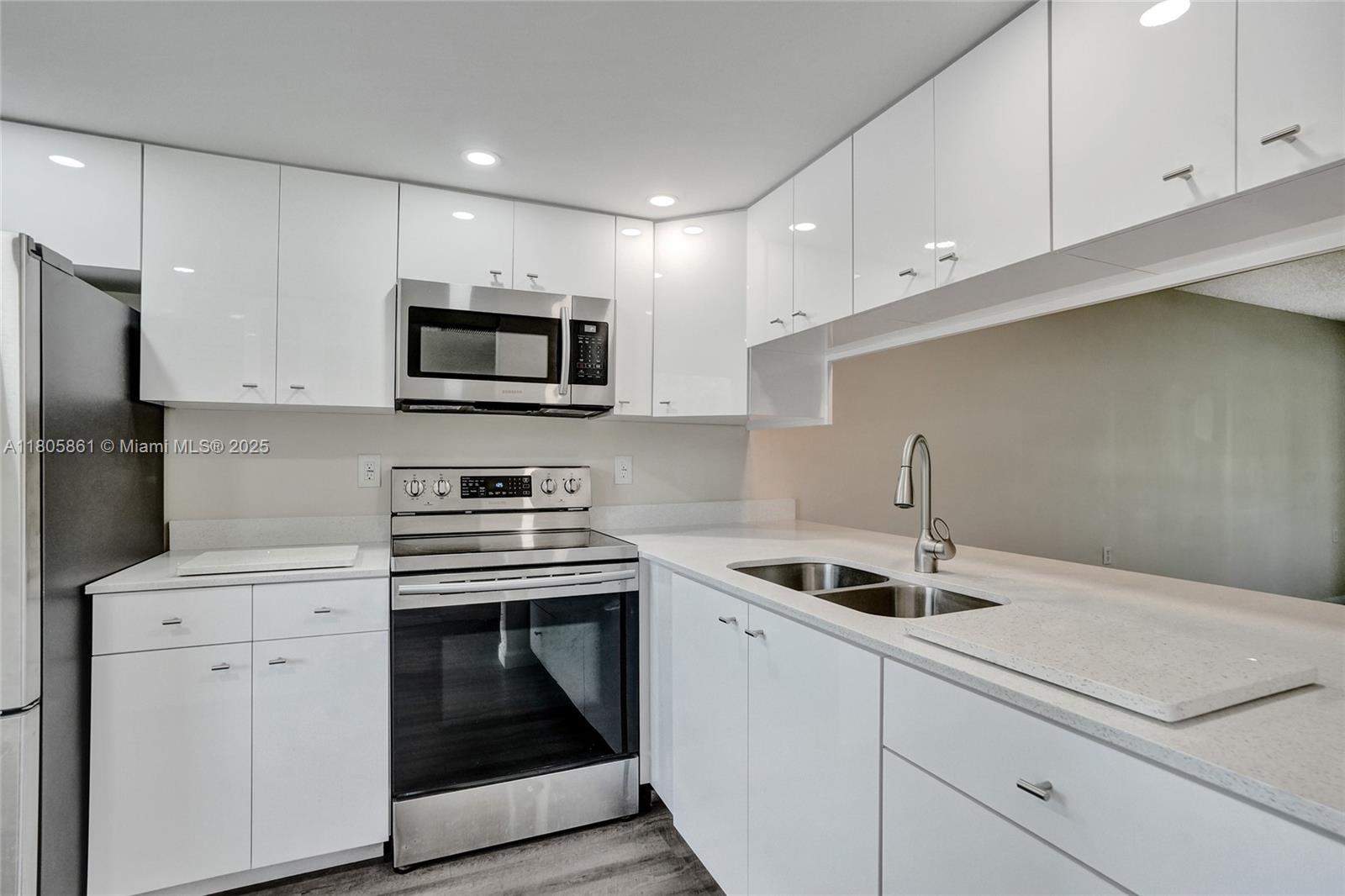 BAHAMA VILLAGE CONDO - Residential