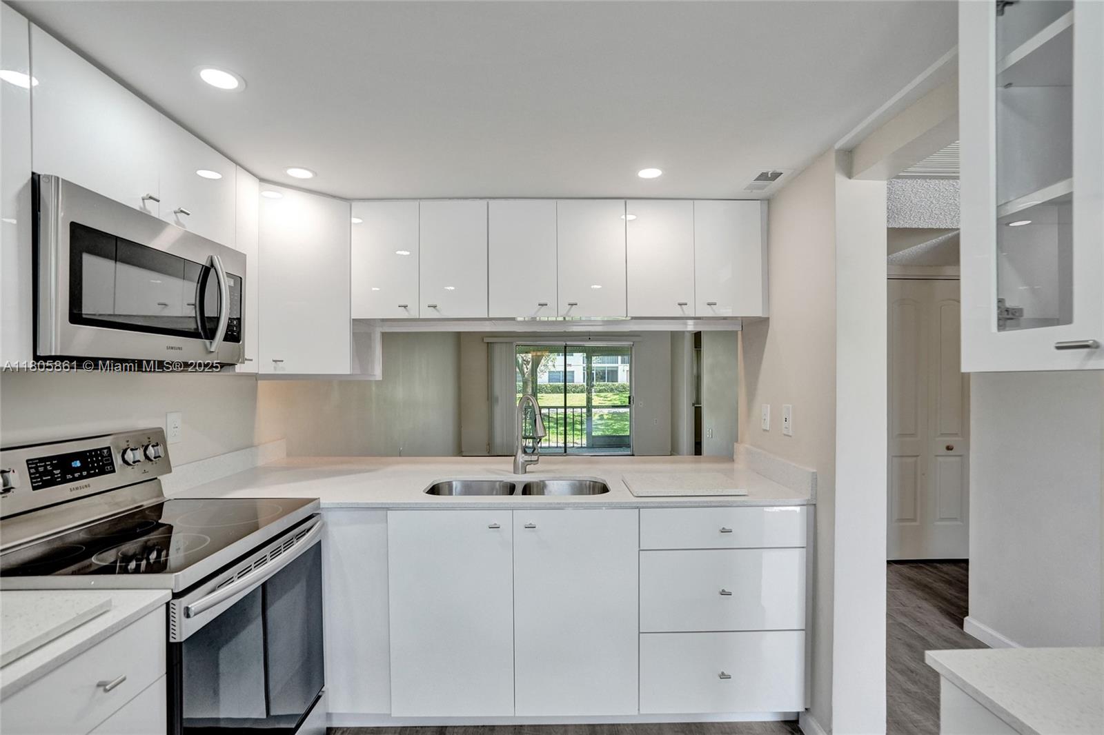 BAHAMA VILLAGE CONDO - Residential