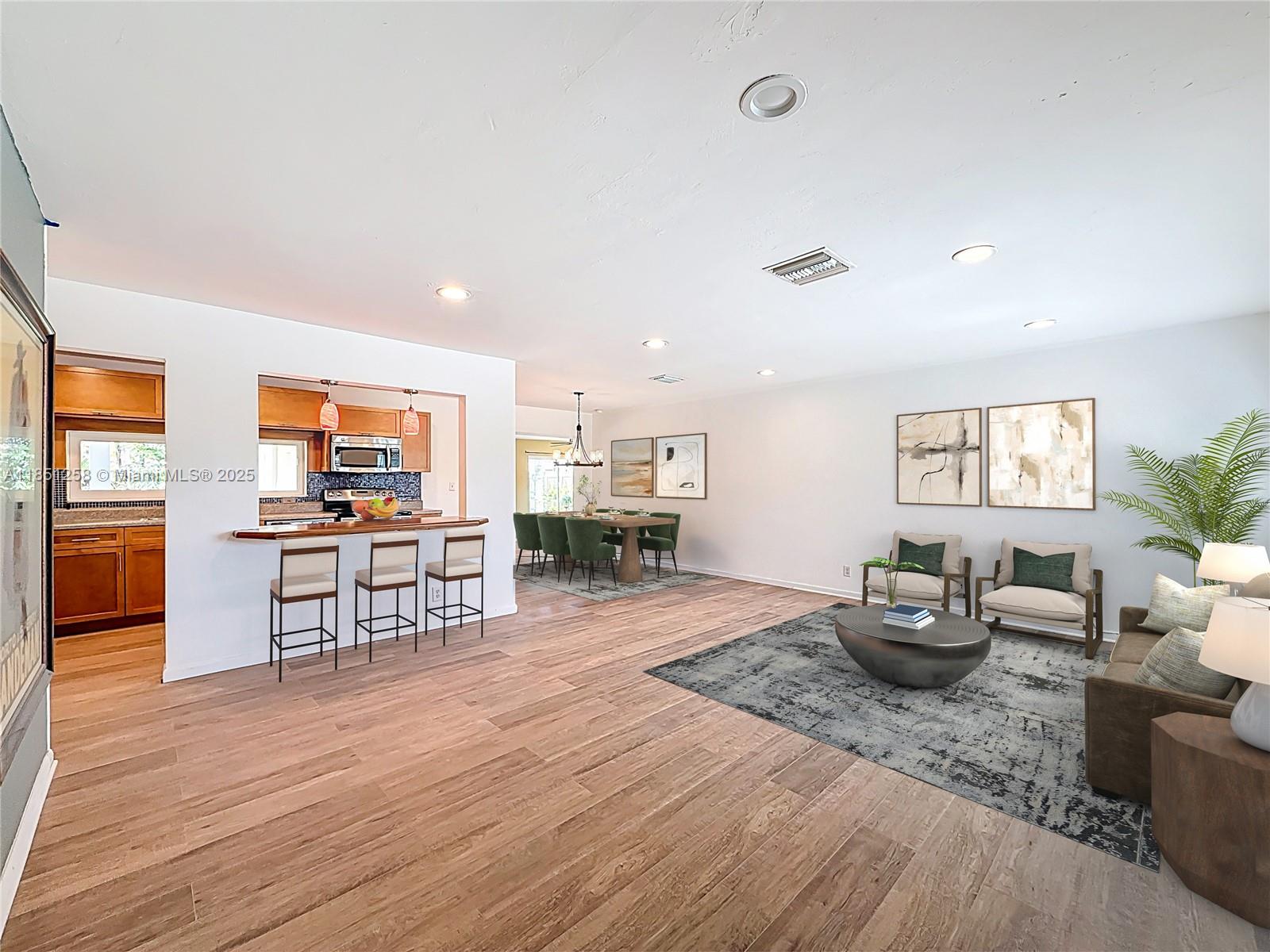 CORAL KEY VILLAS 2ND SEC - Residential