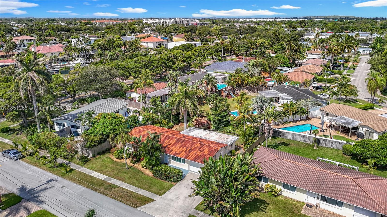 CORAL KEY VILLAS 2ND SEC - Residential