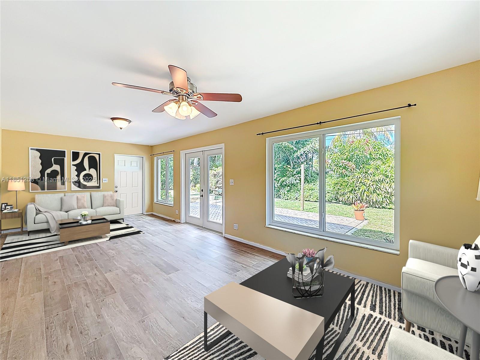 CORAL KEY VILLAS 2ND SEC - Residential