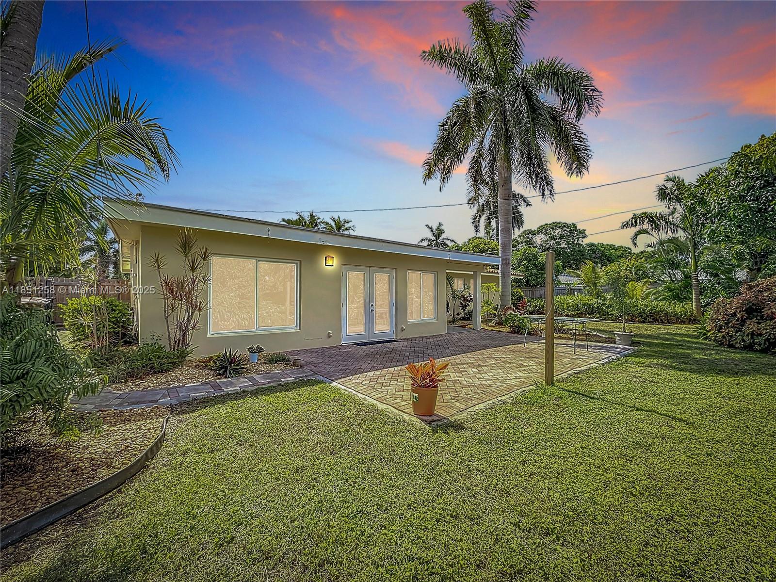 CORAL KEY VILLAS 2ND SEC - Residential