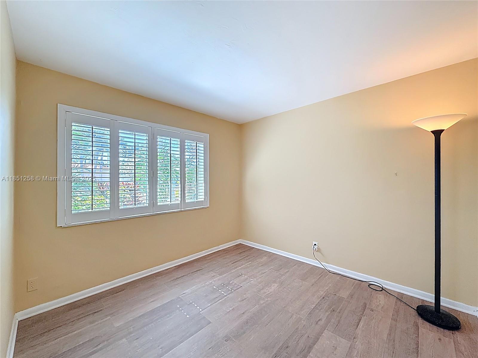 CORAL KEY VILLAS 2ND SEC - Residential