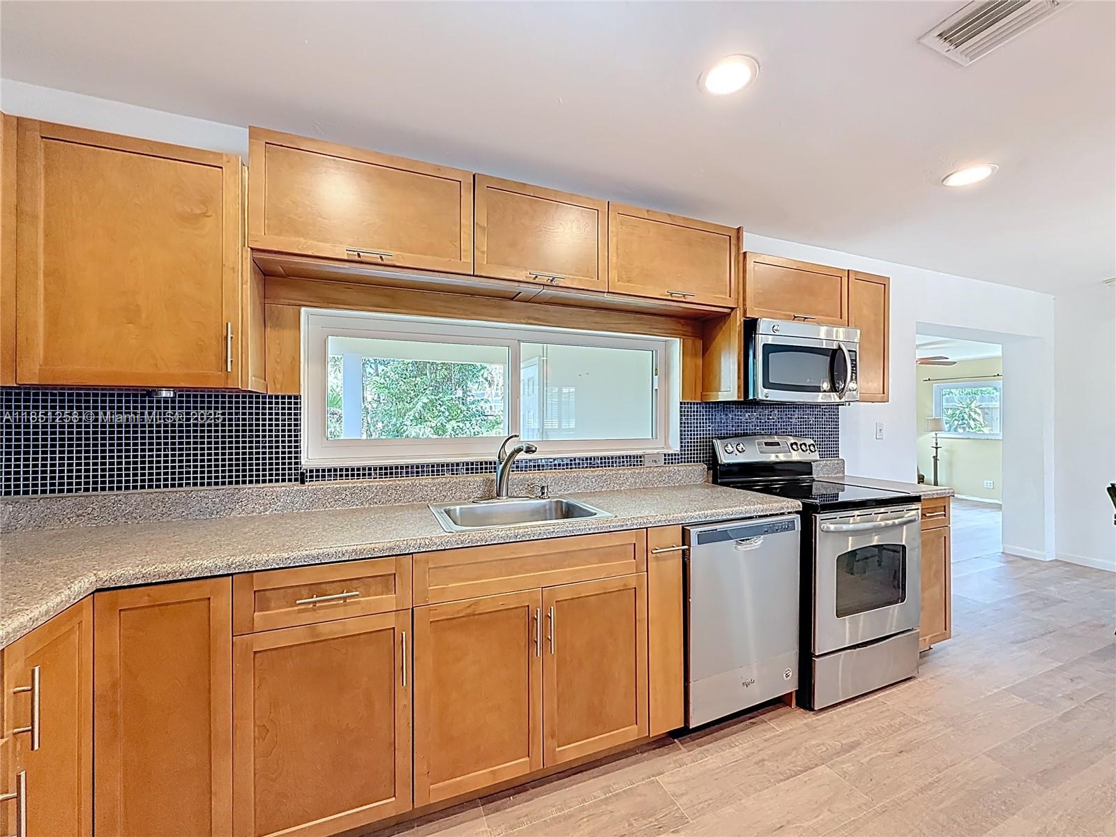 CORAL KEY VILLAS 2ND SEC - Residential