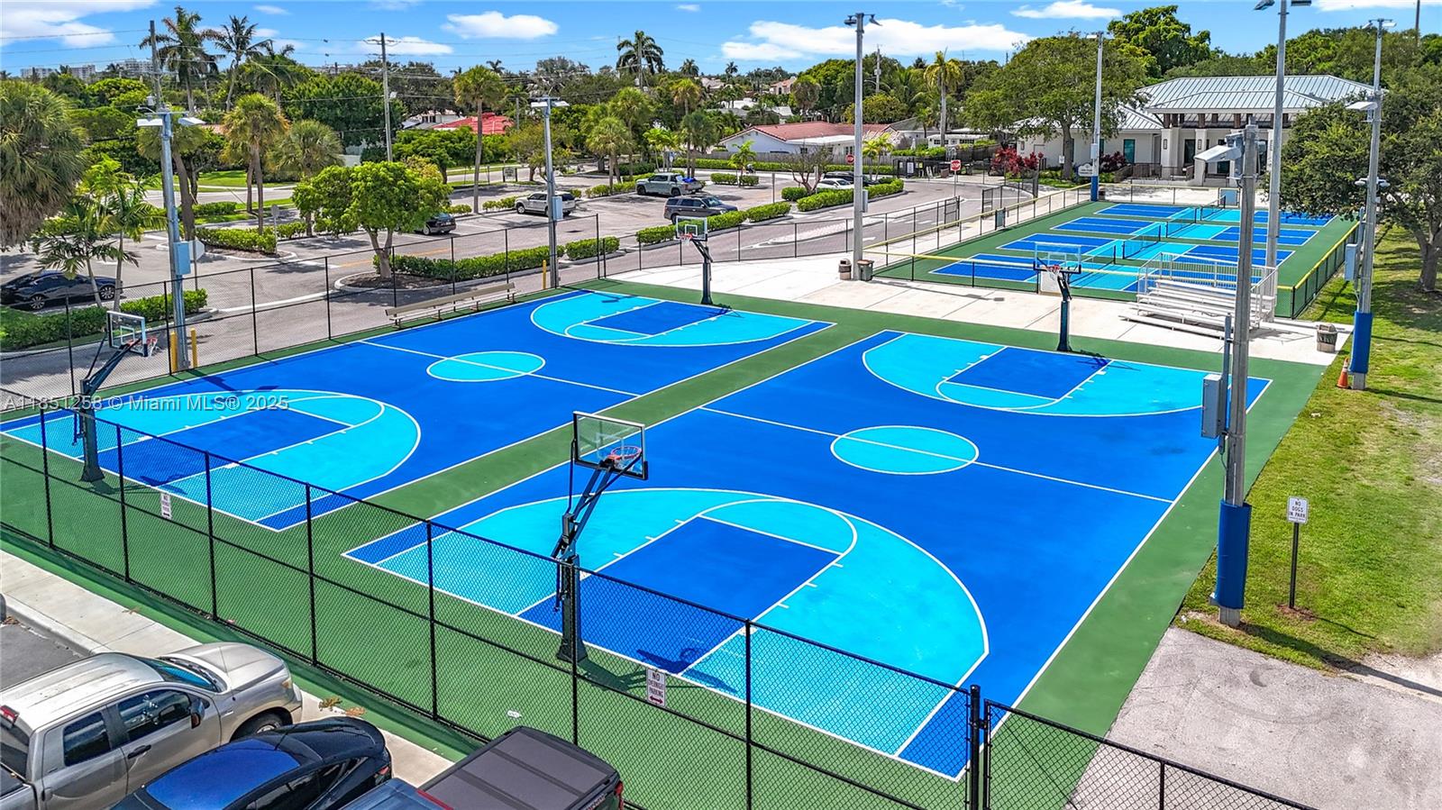 CORAL KEY VILLAS 2ND SEC - Residential